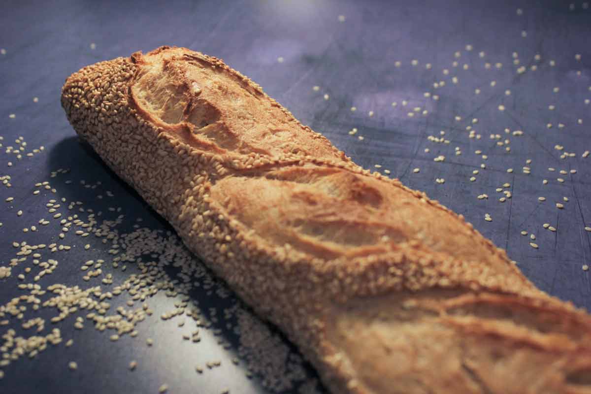 Bluto | Sesame baguette